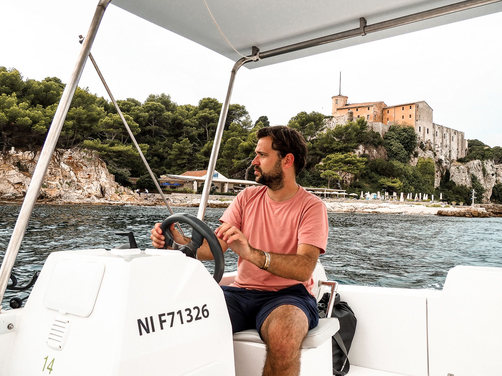 France | Cannes | location | bateau solaire | sans permis | îles lerins 